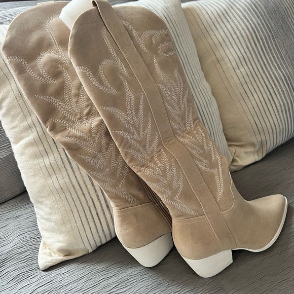 Beautiful beige boots with white bottoms.  Never worn. - Picture 7 of 7